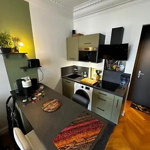 Appartement Studio Neuf Et Proche Des Plages De Les Pins, Juan-les-Pins